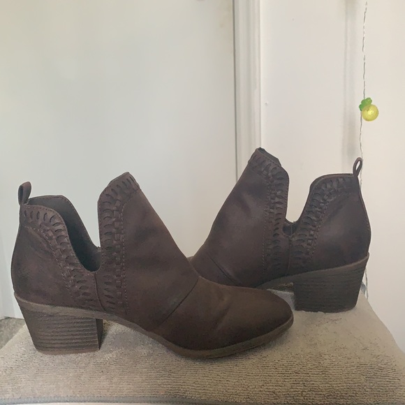 Booties - Picture 6 of 7